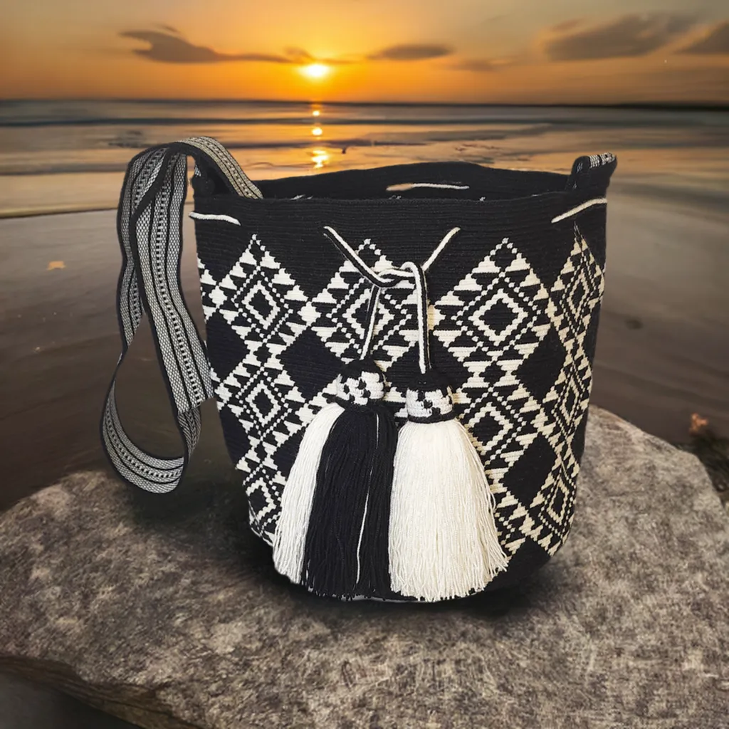 Henley Large One-Thread Handmade Wayuu Mochila Bag