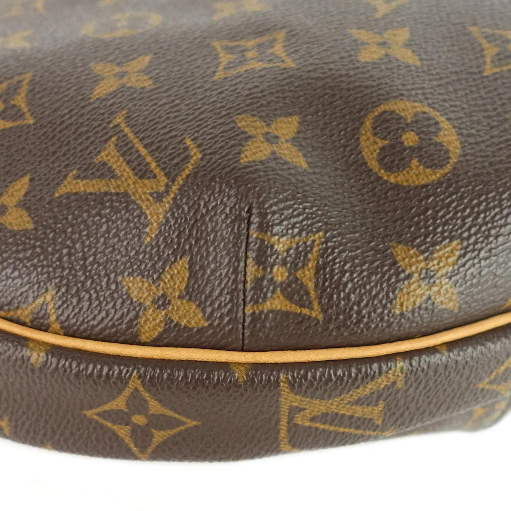 Louis Vuitton Croissant MM Monogram Canvas Shoulder Bag