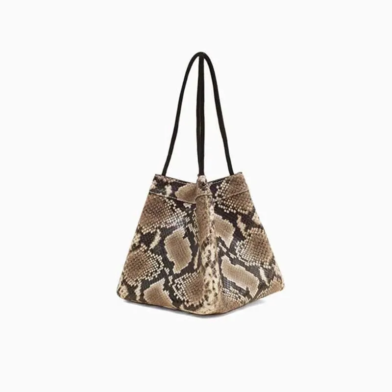 Viola Bucket Bag